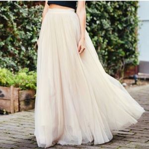 SALE 🎈🎈NWT Tulle Maxi Skirt